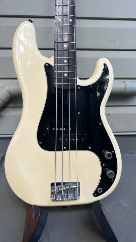 Fender Precision Bass 2002 - White